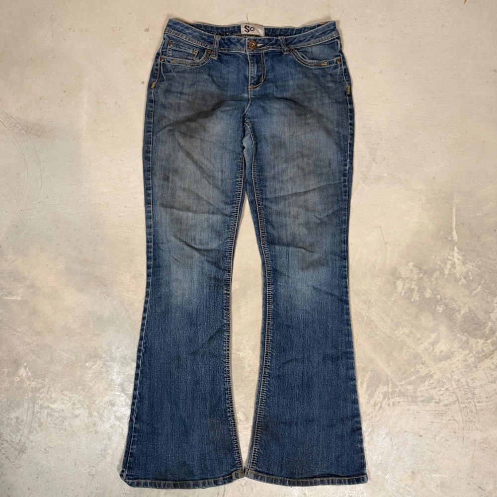 SO Women Medium Wash Flare Leg Jeans Blue Denim Flap Pockets Size 9 RN73277